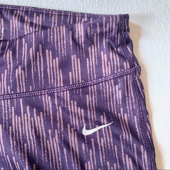 Nike Crop Leggings Purple Geometric Size Medium - Picture 5 of 5